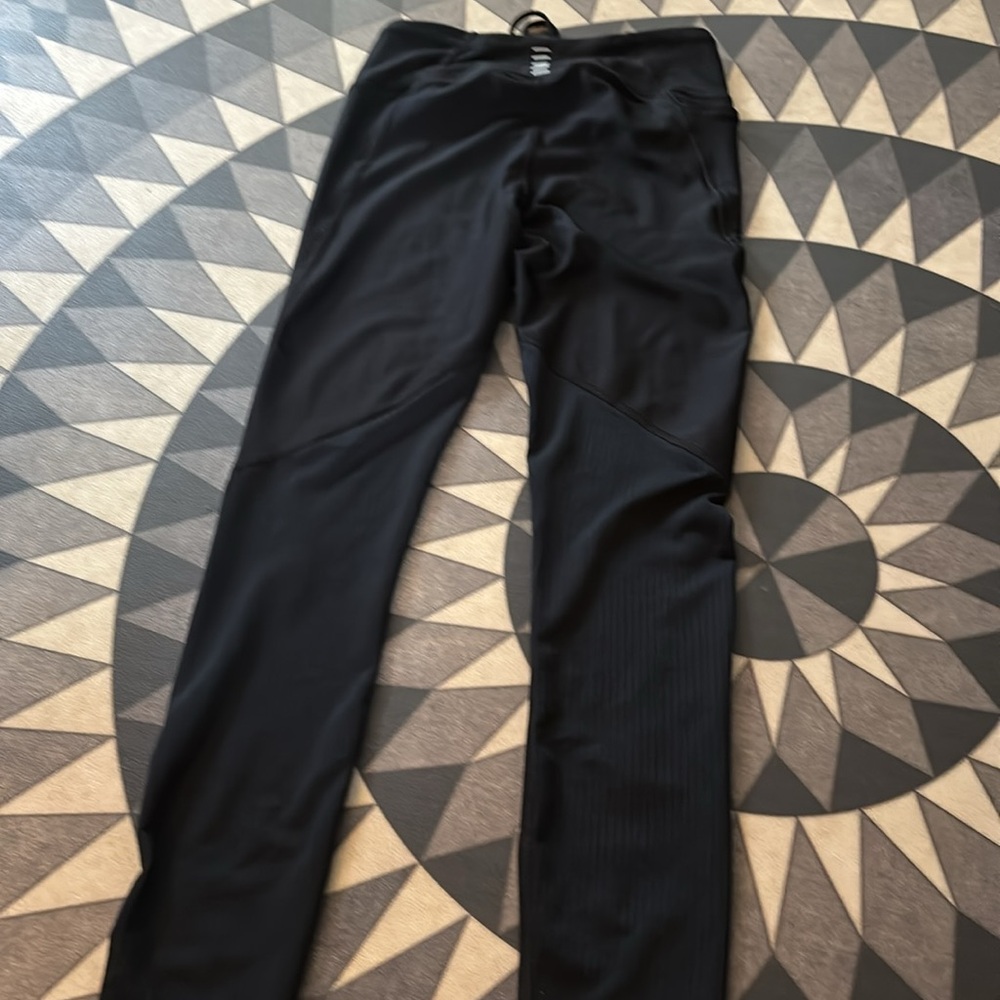 Under Armour Black Compression Leggings - Picture 6 of 9